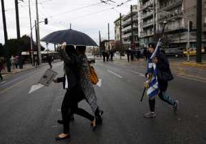 Έκτακτο δελτίο επιδείνωσης καιρού: Παρέλαση με καταιγίδες, κρύο και θυελλώδεις ανέμους