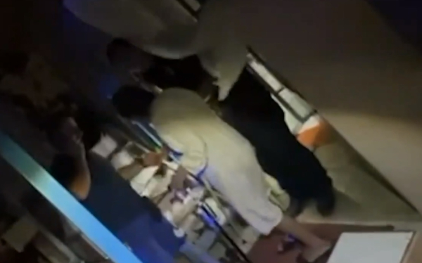 Συγκινεί βίντεο με τη διάσωση ηλικιωμένης από την αστυνομία στην Πάρνηθα, «να σας φιλέψω ένα καφεδάκι»