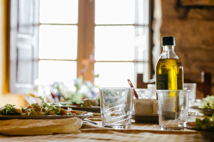 Πόσα λιπαρά πρέπει να τρώτε καθημερινά για υγιή μαλλιά και νύχια
