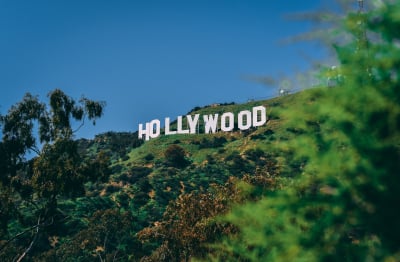 Απεργούν οι ηθοποιοί και οι σεναριογράφοι του Χόλιγουντ, σταματούν οι παραγωγές στις ΗΠΑ