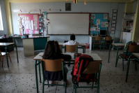 Δημιουργείται στο gov.gr μητρώο για τις «Νταντάδες της Γειτονιάς»