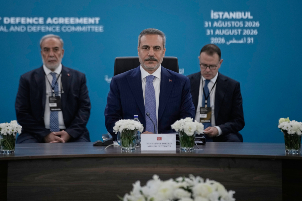 Χακάν Φιντάν: «Απειλή για την Τουρκία η στρατιωτικοποίηση των ελληνικών νησιών»