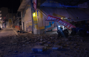 Χανιά: Έπεσε μπαλκόνι από ημιτελή οικοδομή - Έλεγχος για νέα κατάρρευση (εικόνες)