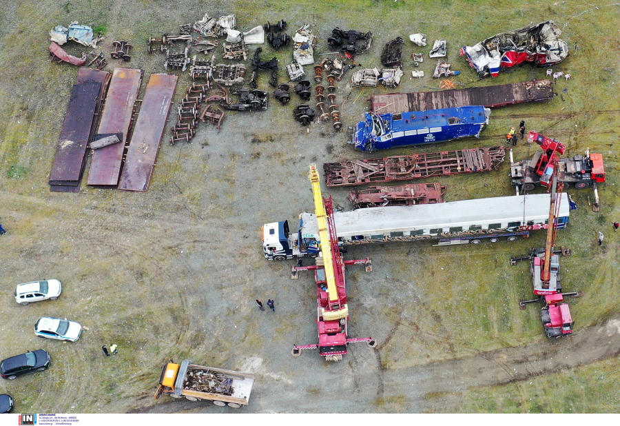 Τέμπη: Ξέσπασμα και οργή συγγενών των θυμάτων μετά το πόρισμα του ΕΜΠ - «Μας χρωστούν μία εξήγηση»