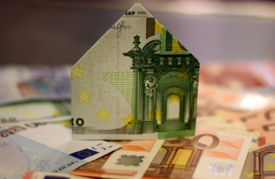 Περιορίσθηκε τον Ιούλιο η ζήτηση πιστώσεων και η χορήγηση δανείων