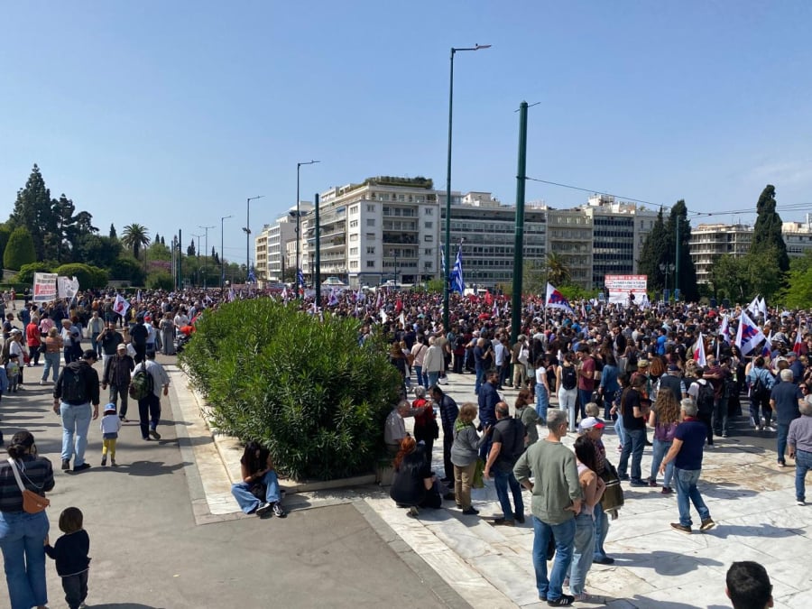 Έρχεται μεγάλη γενική απεργία για το εργασιακό νομοσχέδιο