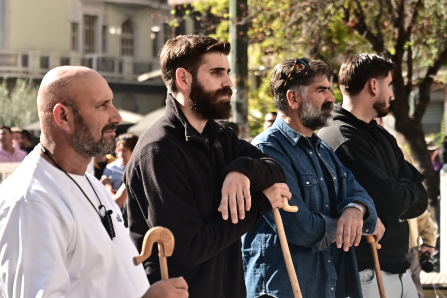 «Κλειδώνουν» τα αγροτικά μπλόκα: Κινητοποιήσεις από τις Σέρρες έως το λιμάνι του Βόλου και τα Χανιά