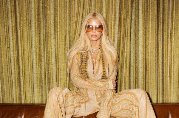 Η συμβουλή της Τζέσικα Σίμπσον στους τραγουδιστές: Πιείτε σπέρμα φιδιού