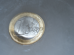 Γιατί πρέπει να αφήνετε ένα κέρμα στην κατάψυξη;