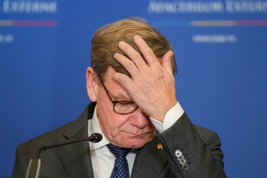 Ο Γερμανός ΥΠΕΞ αναβάλλει το ταξίδι του στην Κίνα