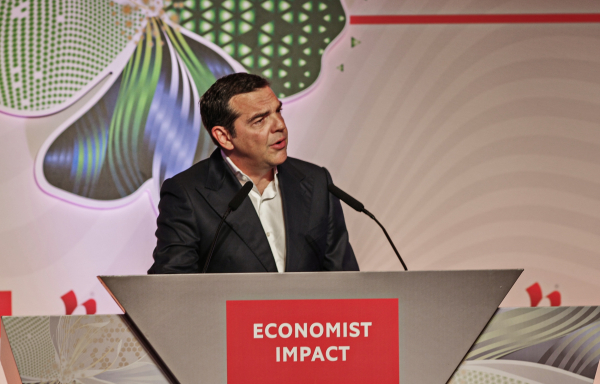 Ανησυχεί το Μαξίμου για την παρουσία Τσίπρα στον Economist