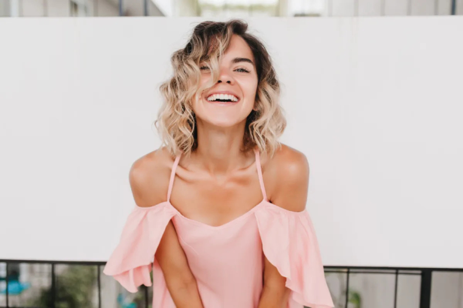 Hair perfumes: Η beauty συνήθεια που αγαπούν όλο και περισσότερες γυναίκες
