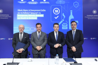 «Οδικός χάρτης» για την απαγόρευση πώλησης καπνικών προϊόντων και αλκοόλ σε ανήλικους - Το μητρώο και οι ποινές