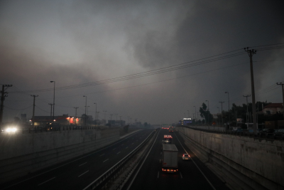 Φωτιά: Πώς κινούνται φορτηγά και ΙΧ λόγω διακοπής κυκλοφορίας στην Αθηνών - Λαμίας
