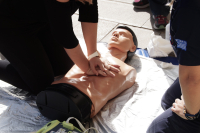 Σωτήριο «φιλί της ζωής» σε ηλικιωμένο από φοιτήτρια στην Πάτρα