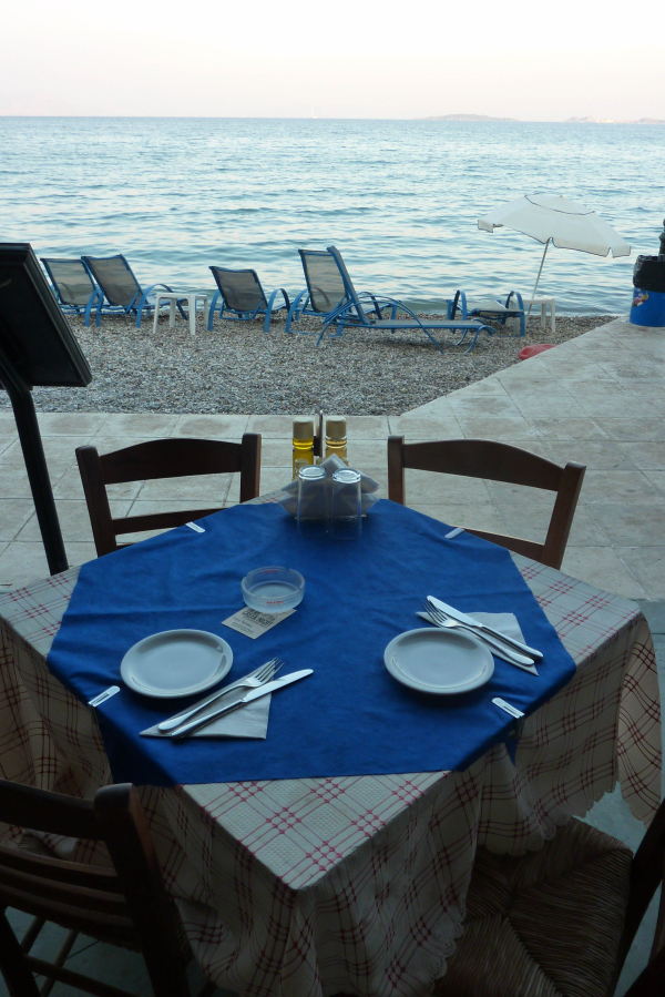 Κρήτη: Εργαζόμενος σε εστιατόριο έσωσε πελάτη από πνιγμό