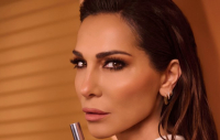 Δέσποινα Βανδή: Με total black outfit και νέο hair look στα βραβεία Ίρις