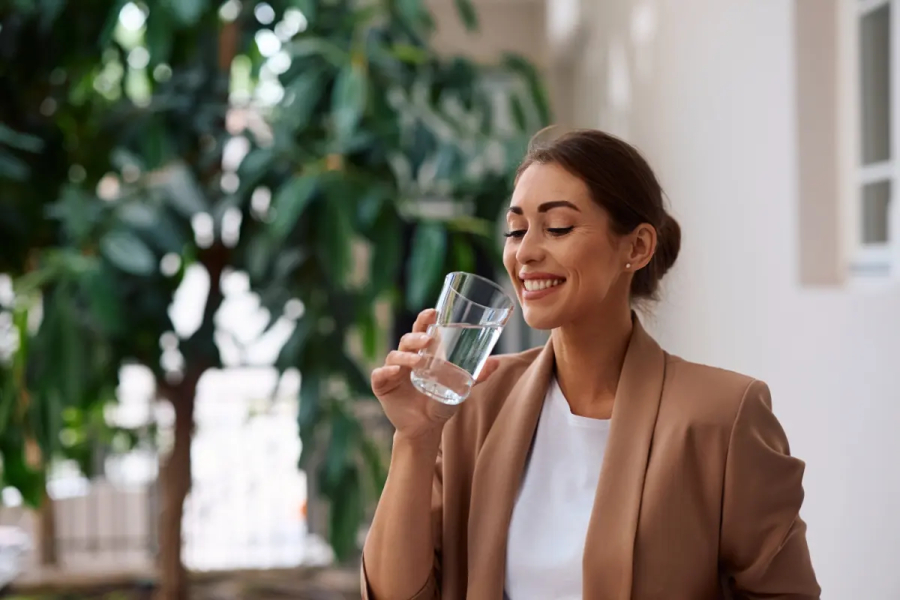Γιατί δεν πρέπει να ξεχνάς να πίνεις νερό τον χειμώνα