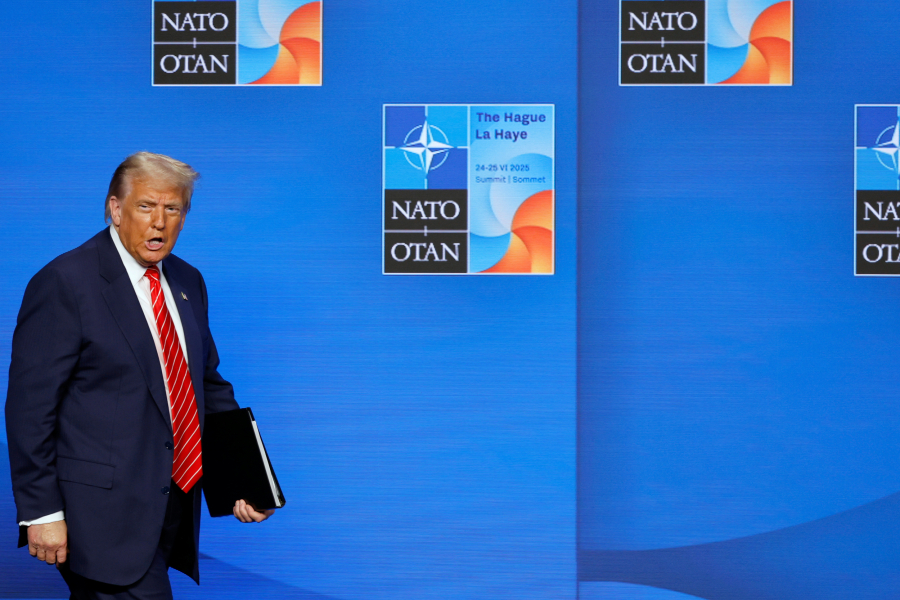 NYT: Όσο περισσότερο ο Τραμπ απειλεί να εγκαταλείψει το ΝΑΤΟ, τόσο πιο αμφίβολο είναι