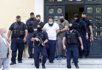 Ποινική δίωξη στον ιερέα που επιτέθηκε με καυστικό υγρό στους Μητροπολίτες: «Δεν ήξερα ότι θα κάνω κακό»