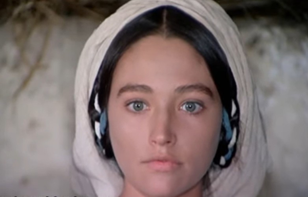 Ολίβια Χάσεϊ: Πέθανε η ηθοποιός που υποδύθηκε την Παναγία στον Ιησού από τη Ναζαρέτ