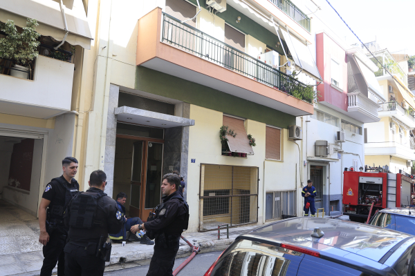 Νέος Κόσμος: Σορός εντοπίστηκε μετά από φωτιά σε διαμέρισμα