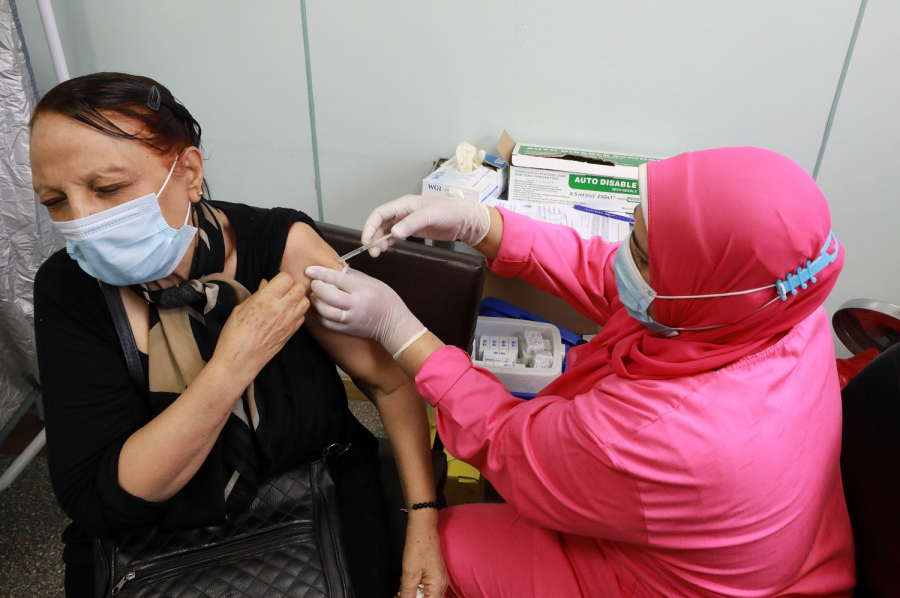 ΠΟΥ: Σύσταση για χρήση μάσκας και από τους πλήρως εμβολιασμένους λόγω της μετάλλαξης Δέλτα