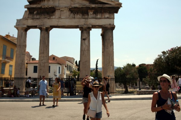 Suddeutsche Zeitung: Η Ελλάδα βιώνει ένα "μπουμ" τουριστών