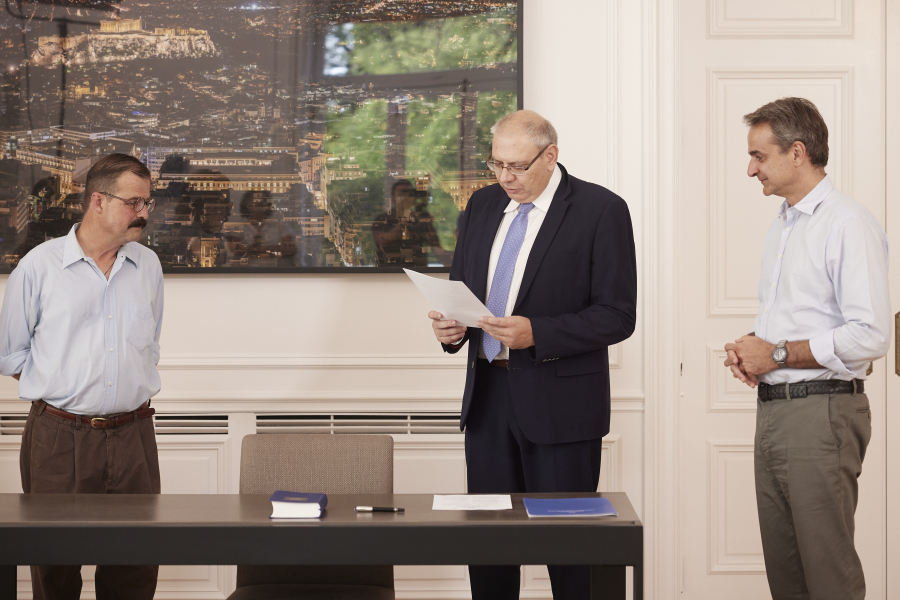 Ο Κρίστοφερ Κινγκ απέκτησε τιμητικά την ελληνική ιθαγένεια