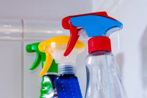 Πρόστιμο 395.125 ευρώ στην Henkel ΕΛΛΑΣ για τις τιμές στα καθαριστικά προϊόντα