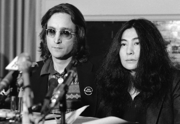 Όταν ο Τζον Λένον φοβόταν πως οι ΗΠΑ παρακολουθούσαν τον τηλέφωνό του - Στο φως χαμένη συνέντευξη του 1975