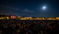 Πανσέληνος του Αυγούστου στο Πάρκο Σταύρος Νιάρχος: Ξενυχτάμε με «Πειρατές της Καραϊβικής»