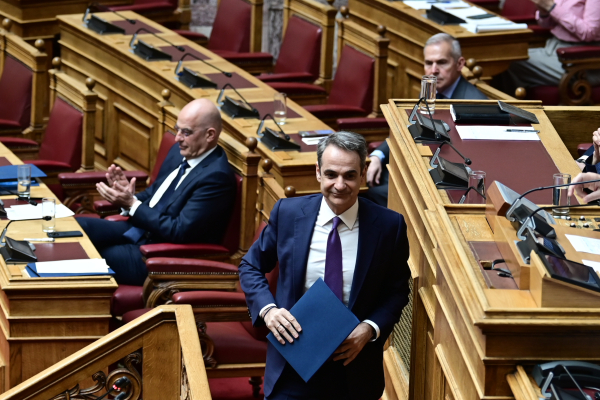 Νέα αύξηση 100 ευρώ στους σωφρονιστικούς ανακοίνωσε ο Μητσοτάκης