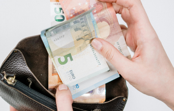 Επιδοτήσεις για ηλιακό θερμοσίφωνα και αντλία θερμότητας: Ποιοι και πόσο δικαιούνται