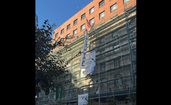 Θεσσαλονίκη: Προσαγωγές μελών του Ρουβίκωνα - Σκαρφάλωσαν στο προξενείο των ΗΠΑ