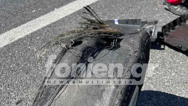 Απίστευτο ατύχημα στην Κρήτη: «Ξεκόλλησε» λάστιχο ασθενοφόρου που μετέφερε μωρό σε θερμοκοιτίδα