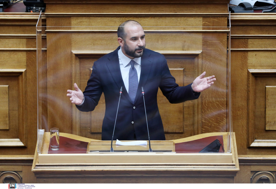 Ανατροπή: Παραμένει στον ΣΥΡΙΖΑ ο Τζανακόπουλος, δεν παραιτείται