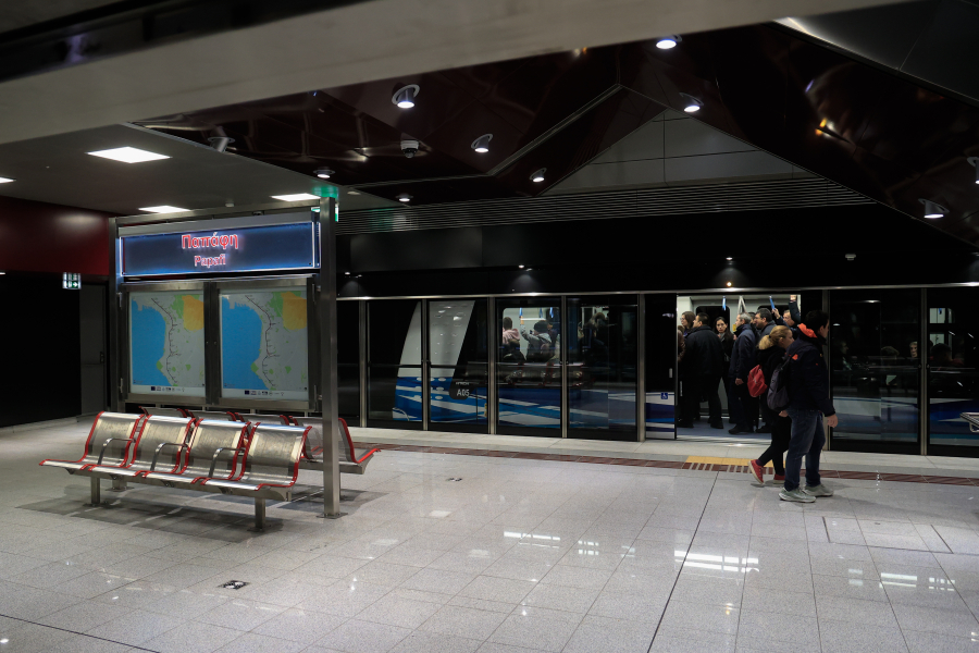 «Επένδυση» στο μετρό Θεσσαλονίκης: Βάζεις 1 ευρώ για εισιτήριο μονής διαδρομής και παίρνεις ρέστα... 4 ευρώ