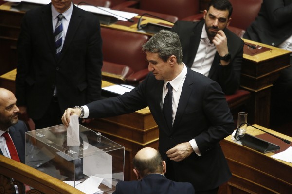 Novartis: Με επιστολή ο Λοβέρδος δηλώνει ότι δεν θα παρουσιαστεί στην Επιτροπή