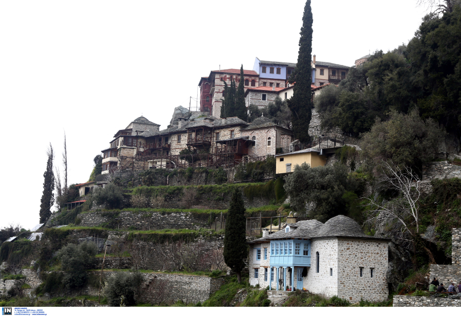 Το Άγιο Όρος αντίθετο με τον γάμο των ομοφυλοφίλων: «Αντιευαγγελικός» ο νέος νόμος