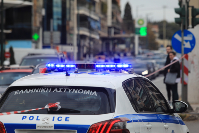 Νέα Σμύρνη: Καταδίωξη και σύλληψη ανηλίκων που οδηγούσαν κλεμμένη μηχανή