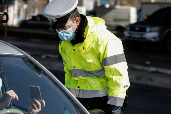 SMS στο 13033: Τι ισχύει από σήμερα, αναλυτικά οι κωδικοί μετακίνησης για κάθε περίπτωση