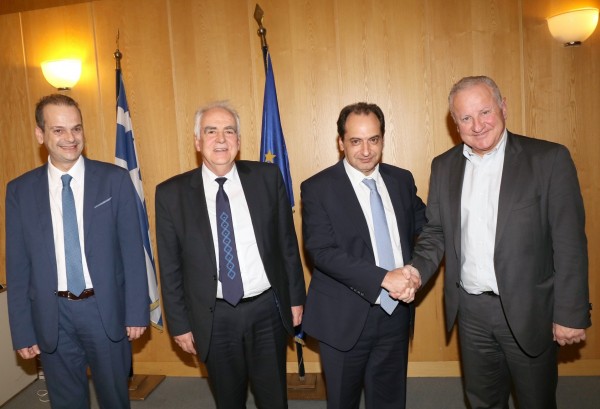 ΕΛΠΕ: 300 τόνοι ασφαλτικού υλικού για την ανακατασκευή δρόμων στην Δυτ. Αττική