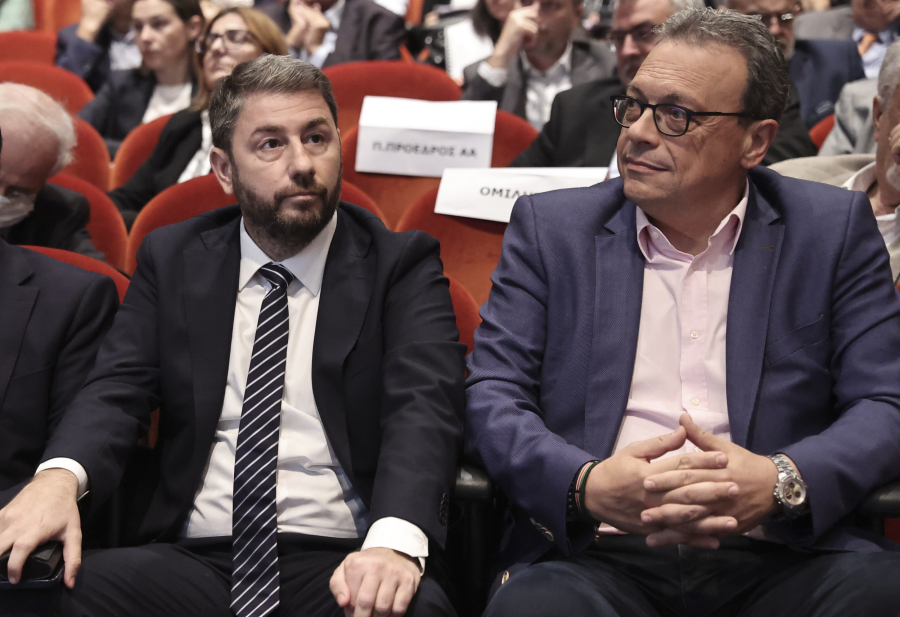 ΠΑΣΟΚ - ΣΥΡΙΖΑ: Το επόμενο δίλημμα