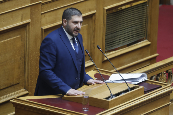 Σπαρτιάτες: Ανεξαρτητοποιήθηκε ο βουλευτής Χάρης Κατσιβαρδάς