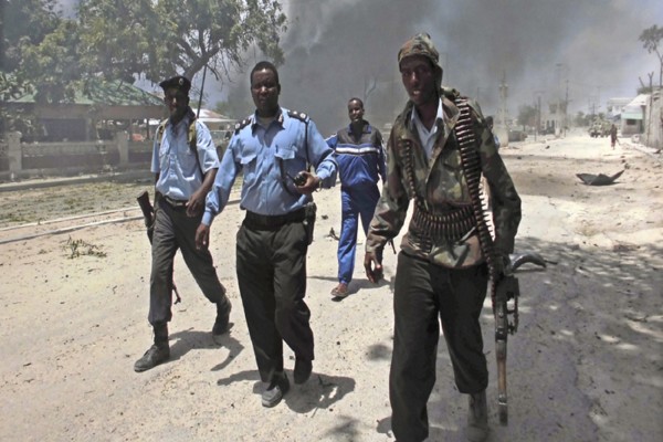 Καμικάζι «σκόρπισε τον θάνατο» στην Σομαλία