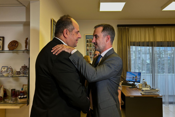 Συνάντηση Χαρίτση με τον ΥΠΕΞ της Παλαιστινιακής Αρχής