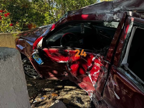 Κρήτη: Τροχαίο δυστύχημα για 53χρονο μπαμπά - Άμορφη μάζα το ΙΧ (Εικόνες)
