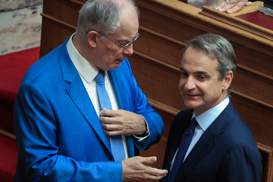 Χρησιμοποίηση Συντάγματος για έλεγχο των θεσμών - Τι δείχνει η εκλογή Τασούλα