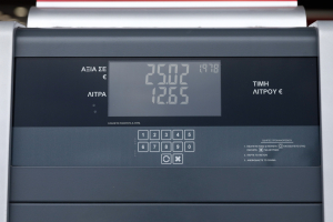 Βενζίνη σε τιμή πάνω από 2 ευρώ - Αλλάζουν τιμές και στα ράφια των σούπερ μάρκετ